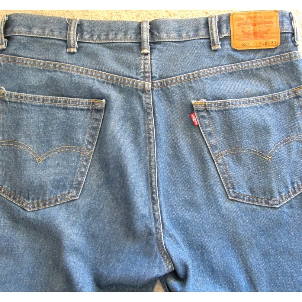 Levi's 550 Relaxed Fit Blue‎ Denim Cotton Jeans Men's Size 38 x 30